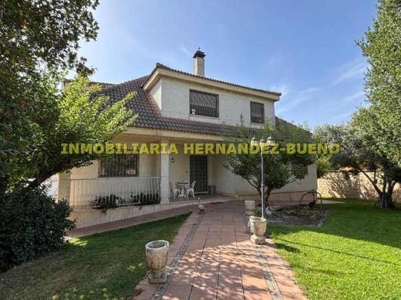 House or villa for sale in Villamayor