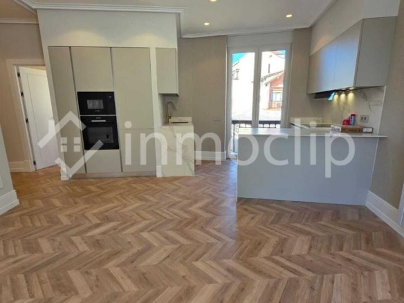 Apartment for sale on Calle Corrales de Monroy, Barrio del Centro