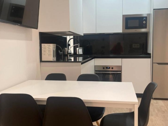 Apartment for sale in Plaza del Oeste, Carmelitas