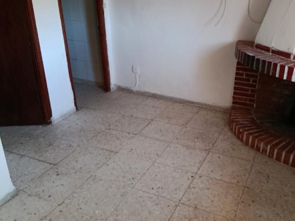 House or villa for sale on Calle Fuente, Monterrubio de la Sierra