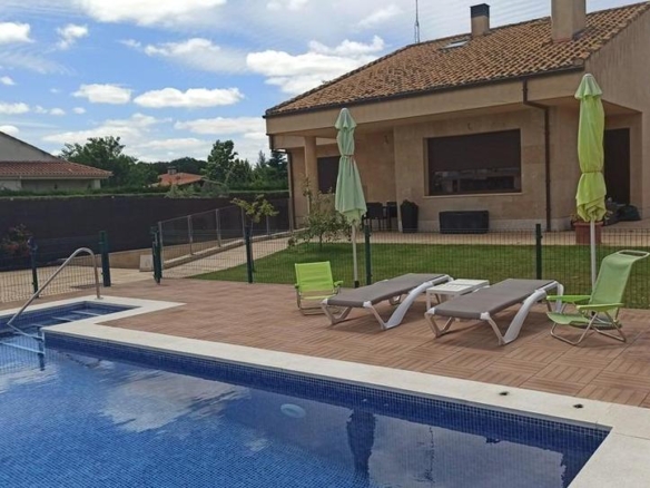 House or villa for sale in Villamayor