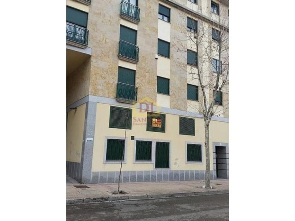 Duplex for sale on Calle Bilbao, Rollo – Puente Ladrillo