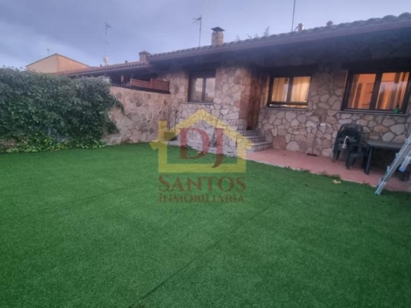 Townhouse for sale on Calle Villa Romana, Zarapicos