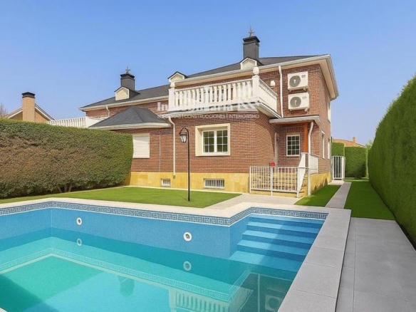 Townhouse for sale in Torre del Clavero, Carbajosa de la Sagrada