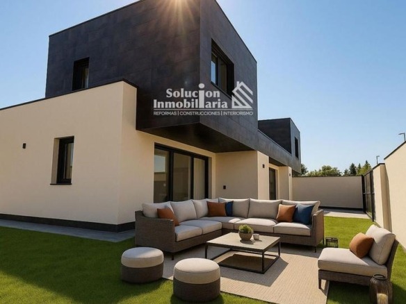 Townhouse for sale on Calle Peñalara, 14, Carbajosa de la Sagrada