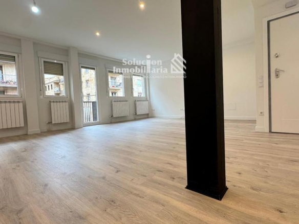 Apartment for sale on Gran Via, 47, San Esteban – San Cristóbal