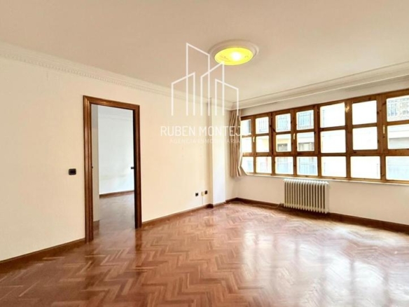 Apartment for sale in Varillas, Downtown area