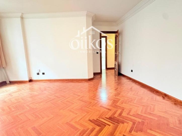 Apartment for sale in Varillas, Downtown area
