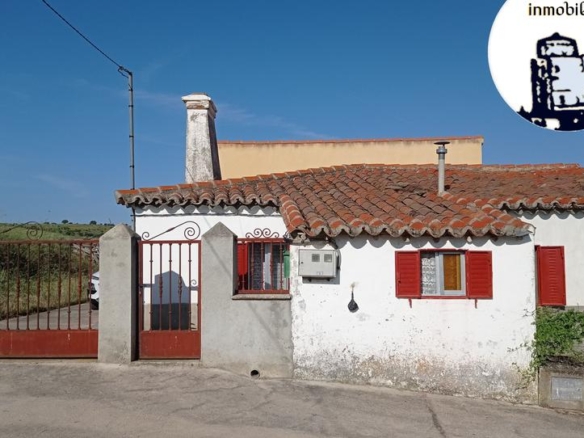 House or villa for sale on Calle Larras, 17, Horcajo Medianero