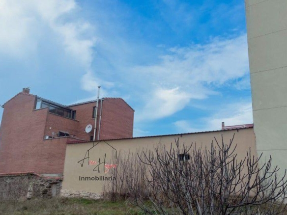Industrial building for sale in Segovia, Pizarrales