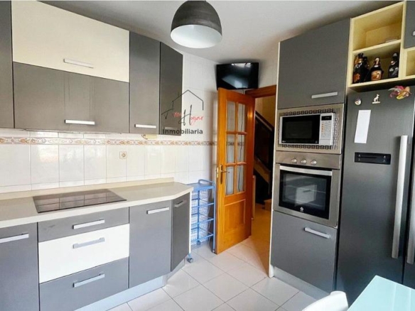 House or villa for sale in De las Acacias, Villares de la Reina
