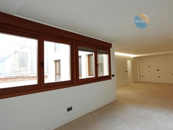 Apartment for sale in Serranos, Universidad – Tenerías