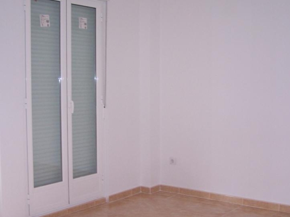 Apartment for sale on Calle Segovia, Calvarrasa de Abajo