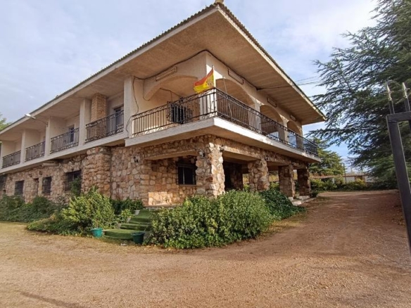 House or villa for sale on Carretera Zamora, 1, Castellanos de Villiquera