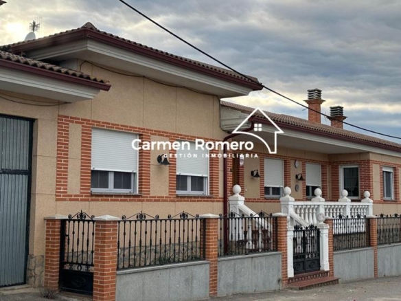 House or villa for sale in Poveda de las Cintas.